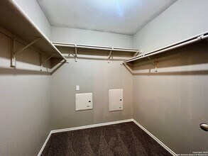 5602 Golf Mist in San Antonio, TX - Building Photo - Building Photo