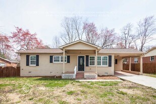 521 S Little Texas Rd in Kannapolis, NC - Building Photo