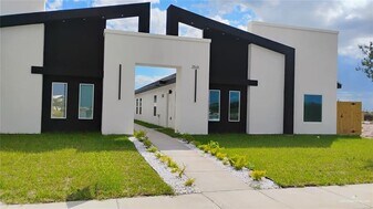 13 Indian Creek Ave in McAllen, TX - Building Photo