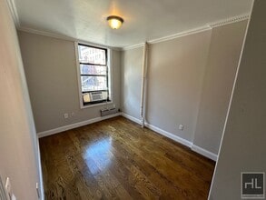 East 10th Street in New York, NY - Building Photo - Building Photo