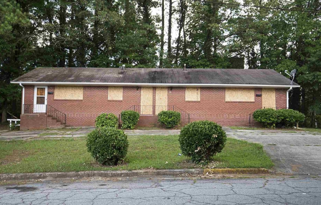 3160 Washington Rd in East Point, GA - Building Photo