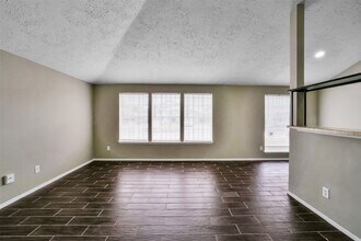 10036 Woodico Dr in Houston, TX - Building Photo - Building Photo