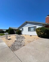 1643 Lakeside Dr in Reno, NV - Building Photo