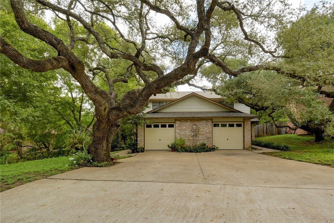 800 Ramble Ln in Austin, TX - Building Photo