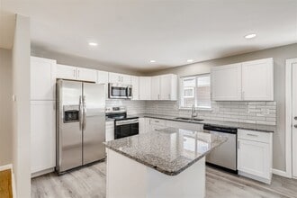 1732 Florence St in Aurora, CO - Building Photo - Building Photo