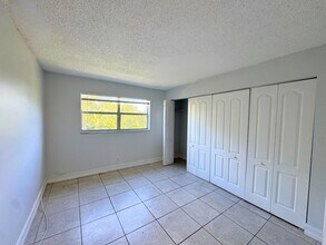 4459 Treehouse Ln in Tamarac, FL - Building Photo - Building Photo
