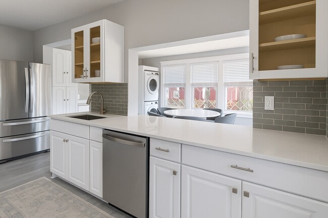 3920 Warwick Blvd, Unit 3920 Warwick