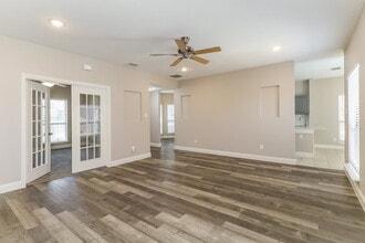 1029 Primrose St in Mesquite, TX - Foto de edificio - Building Photo