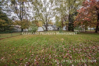 4819 Anderson Rd in Lyndhurst, OH - Building Photo - Building Photo