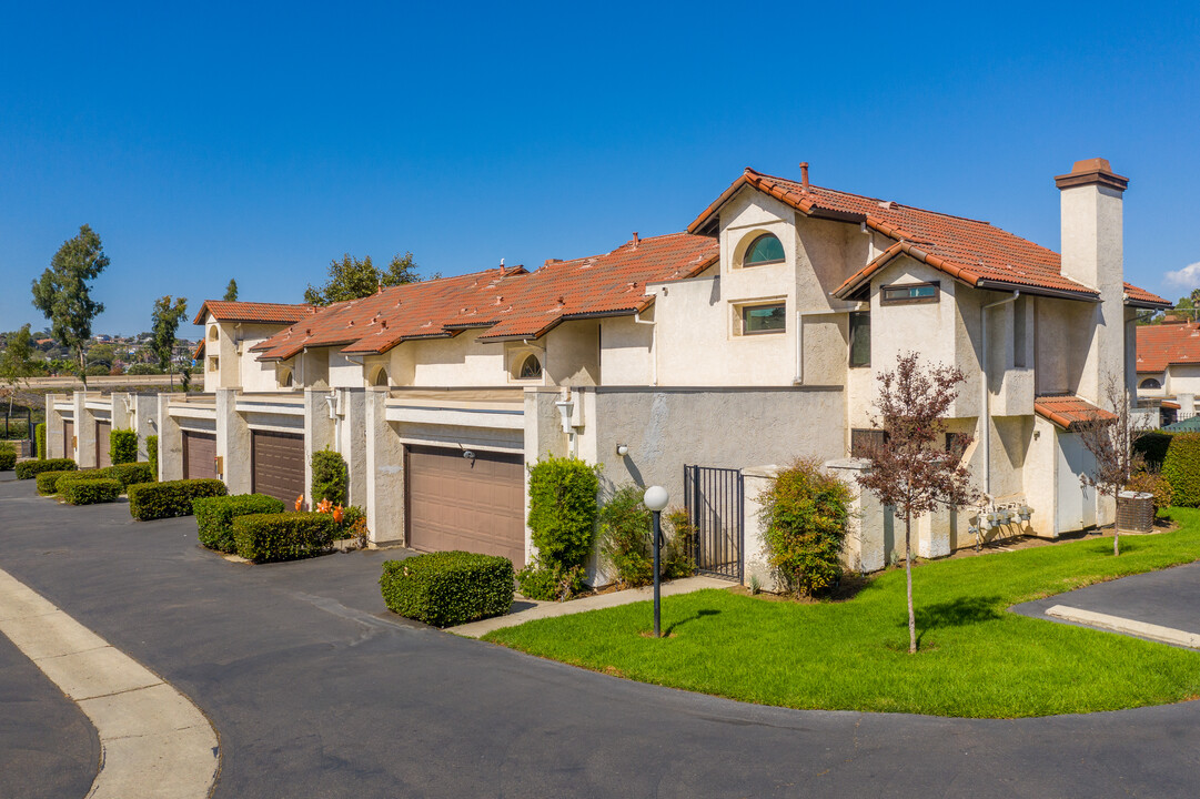 1182 Via Loma Vis in El Cajon, CA - Building Photo