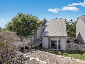 147 World of Tennis Sq in Lakeway, TX - Building Photo - Building Photo