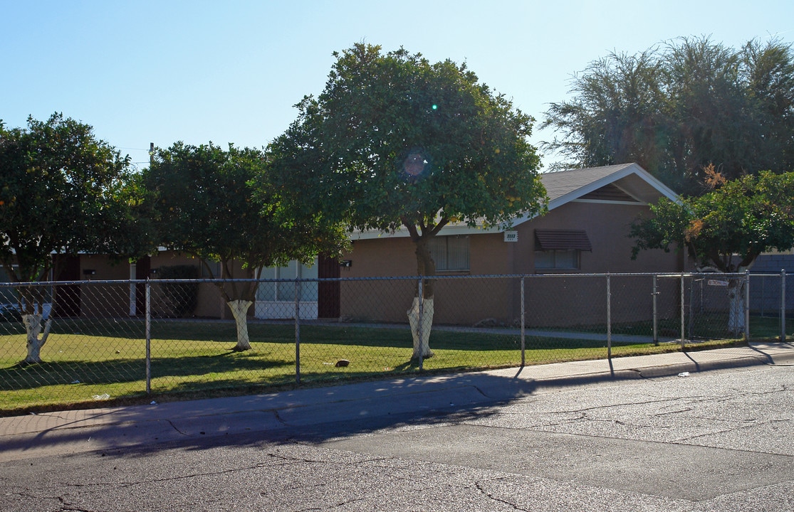 7113-7117 N 54th Ave in Glendale, AZ - Building Photo