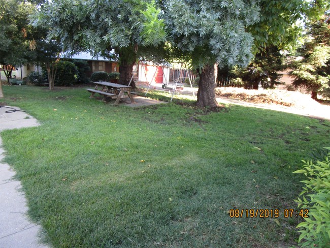 2670 Tierra Buena Rd in Yuba City, CA - Building Photo - Building Photo