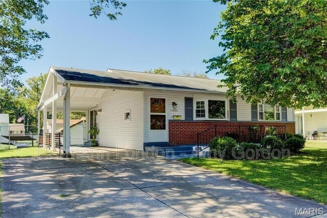 11086 Alan Shepard Dr in Maryland Heights, MO - Building Photo - Building Photo