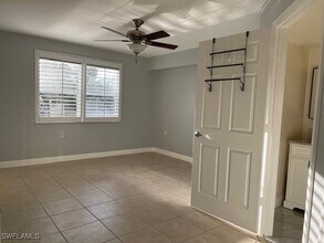 4935 Sandra Bay Dr in Naples, FL - Building Photo - Building Photo