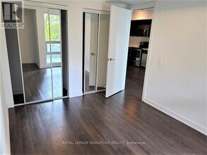 2220 Lake Shore Blvd W in Toronto, ON - Building Photo - Building Photo