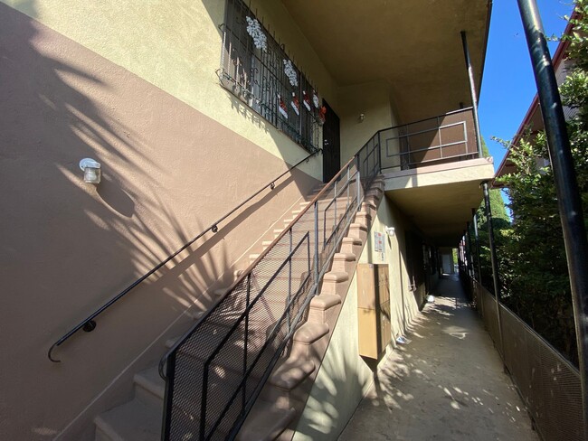 950 Grand in Los Angeles, CA - Foto de edificio - Building Photo