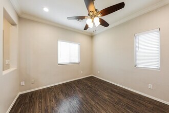14034 W Country Gables Dr in Surprise, AZ - Building Photo - Building Photo