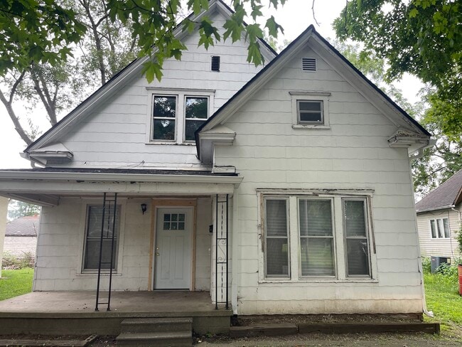 property at 7 Tennessee Ave