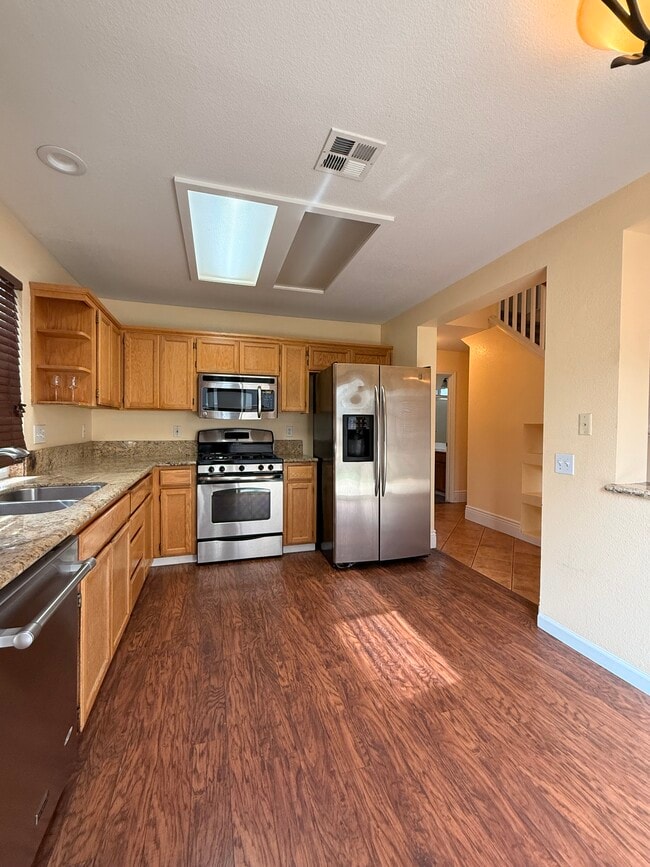 3326 Amberfield Cir in Stockton, CA - Foto de edificio - Building Photo