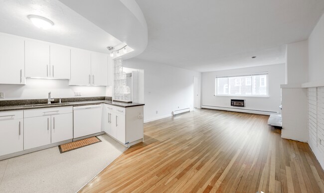 7 Chauncy St, Unit 41 in Cambridge, MA - Foto de edificio - Building Photo