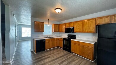 101 Bridgewood Dr in Jacksonville, NC - Building Photo - Building Photo
