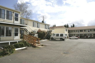 Terrace Court Apartments in Portland, OR - Building Photo - Building Photo