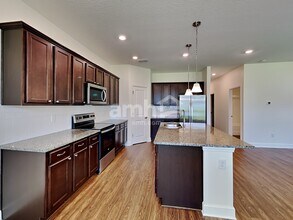 926 Walden Woods Dr in Plant City, FL - Building Photo - Building Photo
