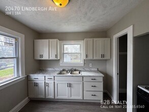 20470 Lindbergh Ave in Euclid, OH - Foto de edificio - Building Photo