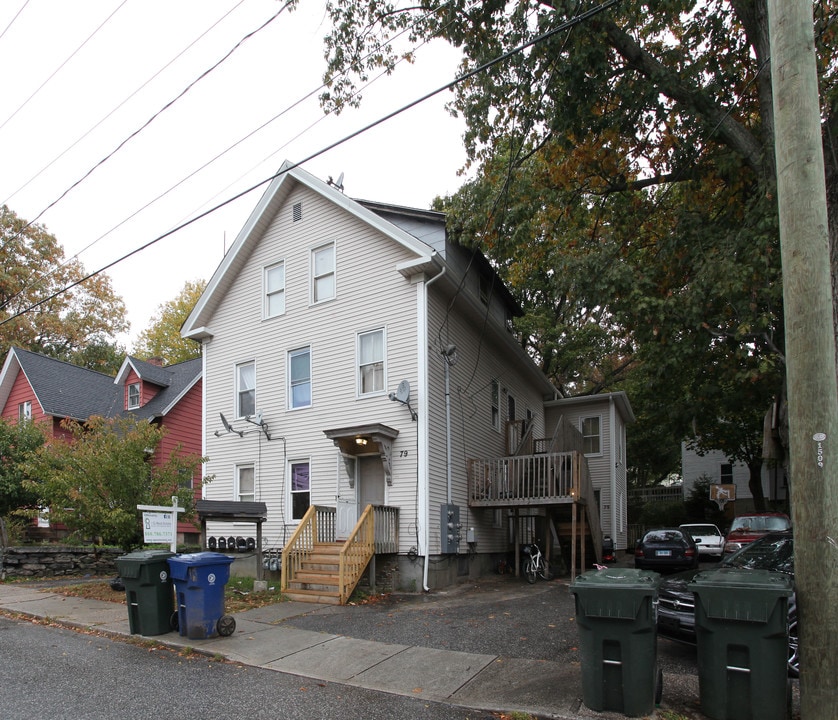 79 Spring St in Willimantic, CT - Foto de edificio