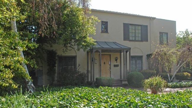 490 Marengo Ave in Pasadena, CA - Building Photo - Building Photo