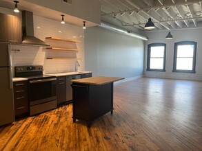 Farnam Hill Lofts + Rental Houses in Omaha, NE - Building Photo - Building Photo