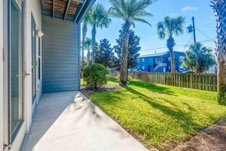 340 Bluefish Dr in Fort Walton Beach, FL - Foto de edificio - Building Photo