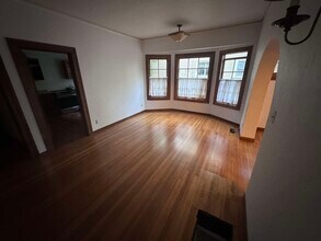 6448 Benvenue Ave in Oakland, CA - Building Photo - Building Photo