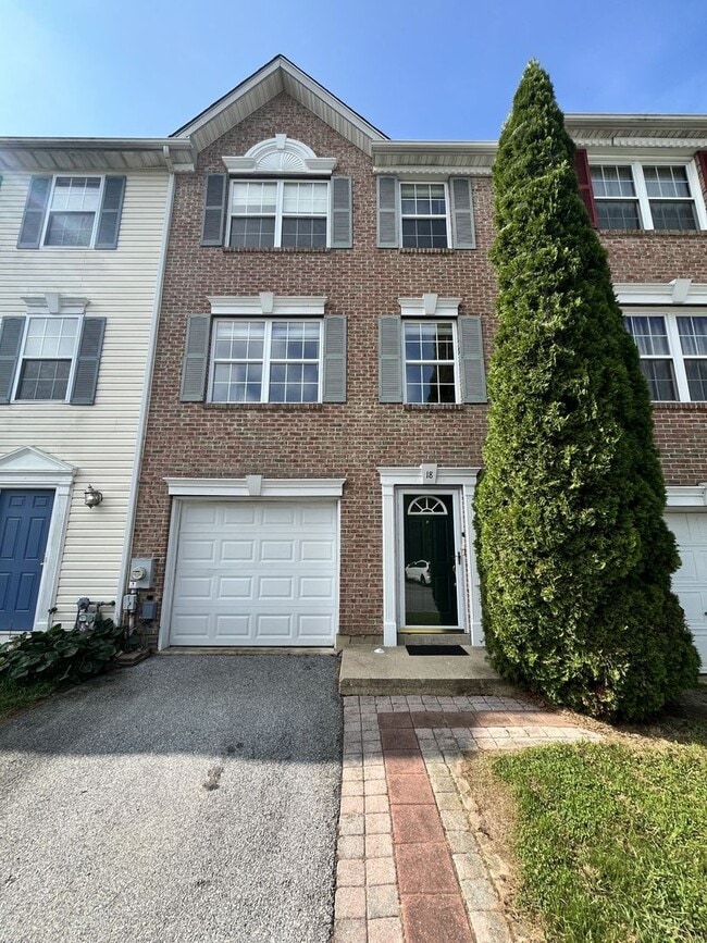 property at 18 Emandan Ln