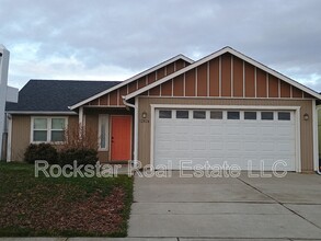 12424 W Meadow Ct in Airway Heights, WA - Building Photo - Building Photo