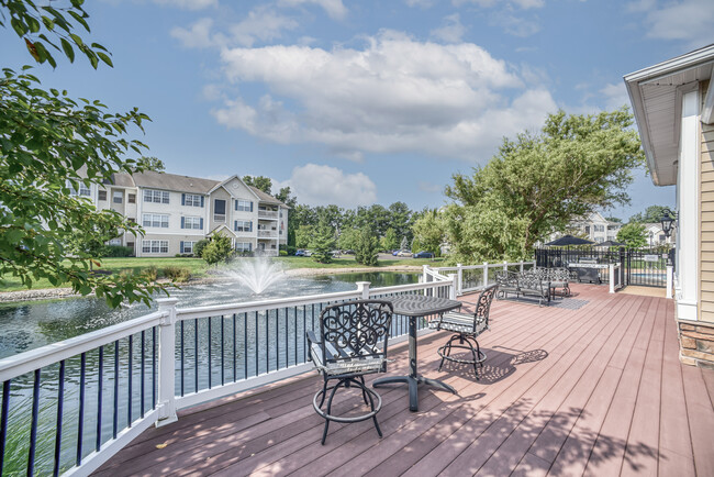 Stone Ridge Apartments in Berea, OH - Building Photo - Building Photo