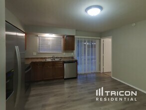 828 N Pine Ct in Gilbert, AZ - Building Photo - Building Photo