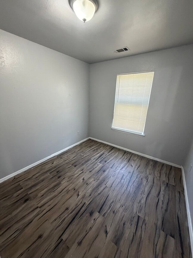 5104-5106 Chapman St in Fort Worth, TX - Building Photo - Building Photo