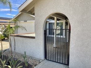 33550 Harvest Way E in Wildomar, CA - Foto de edificio - Building Photo