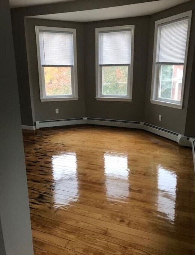 26 Hawkins St in Providence, RI - Building Photo - Building Photo