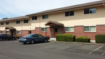 Raleigh Manor Apartments Phase I in Portland, OR - Building Photo
