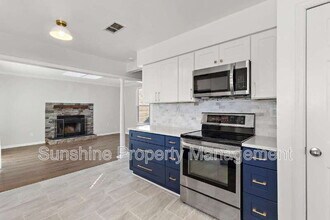 4072 Peridot Dr in Virginia Beach, VA - Building Photo - Building Photo