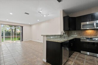 2082 Madeira Dr in Weston, FL - Building Photo - Building Photo