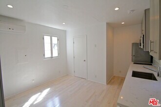 838 Hilldale Ave in West Hollywood, CA - Building Photo - Building Photo