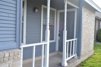 8911 Fall River Dr in San Antonio, TX - Building Photo - Building Photo