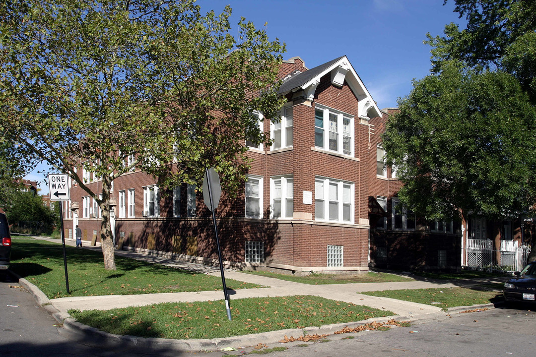 4834 W West End Ave in Chicago, IL - Building Photo