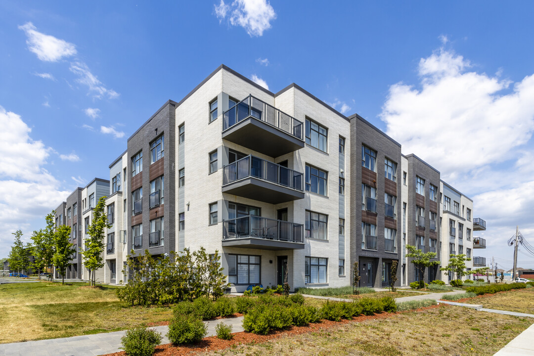 6300 De Chambery in Brossard, QC - Building Photo