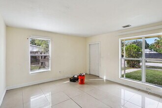 520 NE 45th St in Pompano Beach, FL - Building Photo - Building Photo