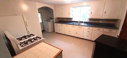 504 S Aurora St in Ithaca, NY - Building Photo - Building Photo